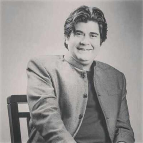 سالار عقیلی باید که در هیاهو گل کرد چون سیاوش
