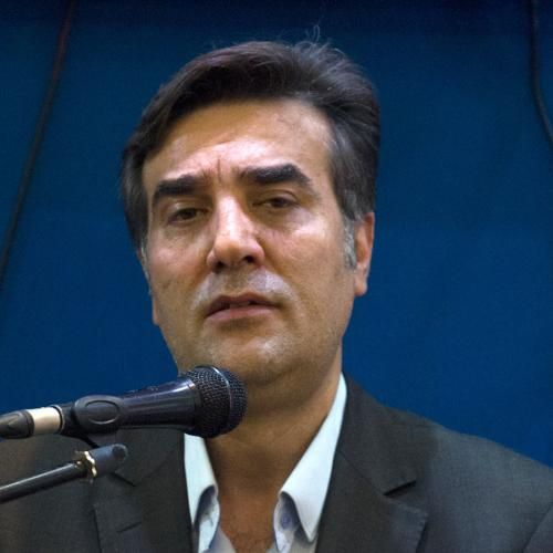 حمیدرضا نوربخش در خانه نشسته بت عیار که دارد معشوق قمرروی