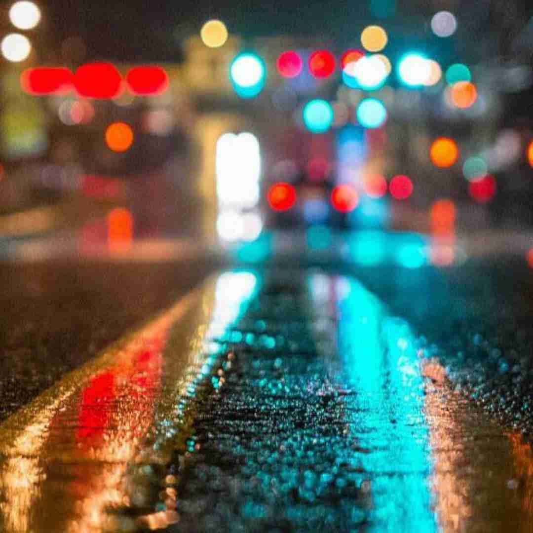  بی تو شب ها همدم من گوشه ی دنج اتاقه