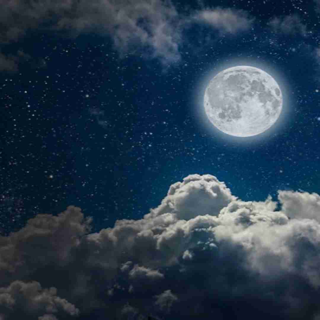  رو زلال برکه های آرزو ماه رویای تو آفتابی میشه