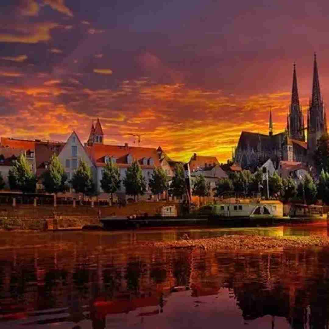  امشب به یاد تو فقط اشک می ریزه میکروفون