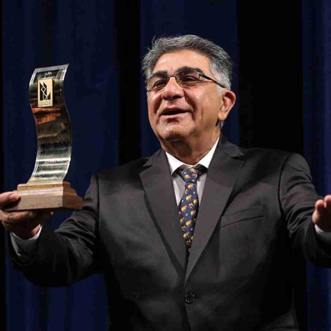 قاسم رفعتی هرکس که ز دود زنگ آئینه‌ ی دل