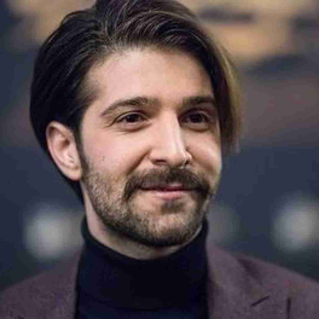  بخند اثری از حمید هیراد و راغب با صدای زنده یاد بانو هایده و مهستی