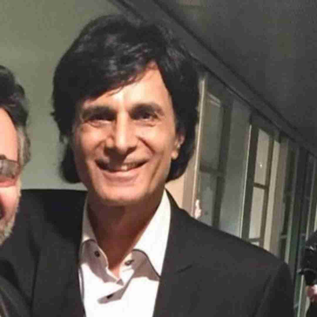 احمد آزاد بگو آبادی کجاست