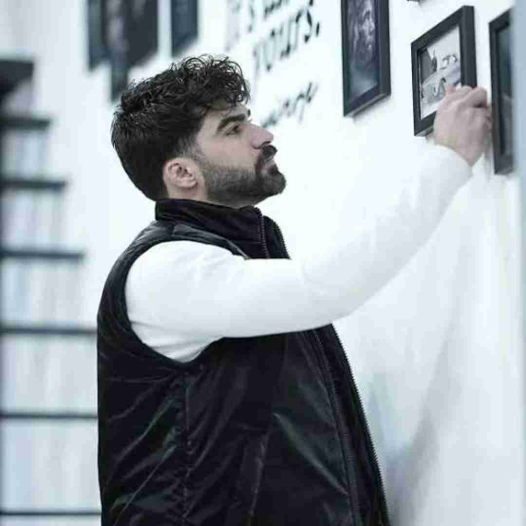 حمیدرضا بابایی زلف بورکم دم گیلاسی تو کی وه گرد کس قیاسی