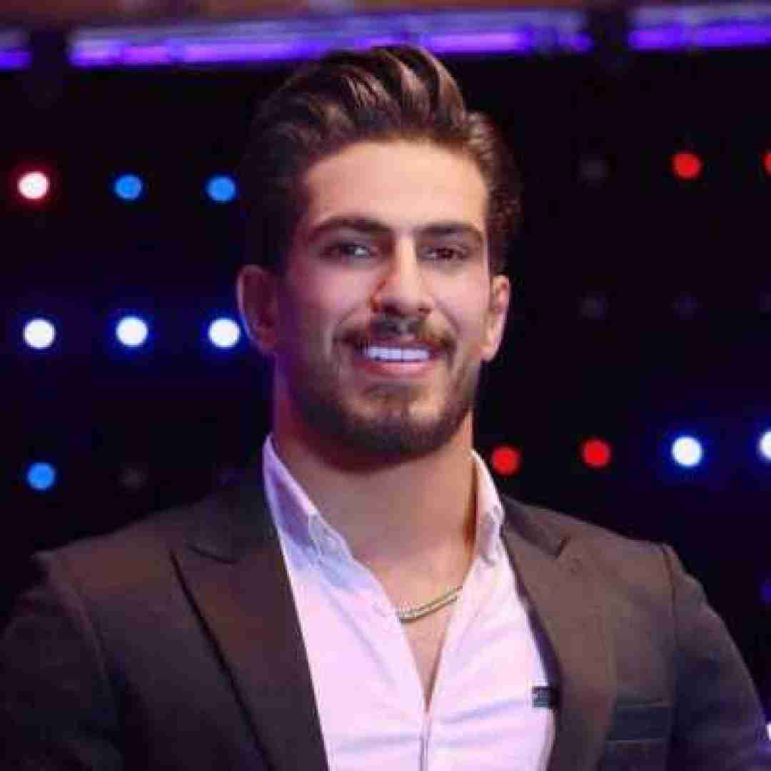 محمد کجوری اﻣﻪ ﻣﻠﻪ ﻋﺮوﺳﻴﻪ اﻳﺸﺎل داره