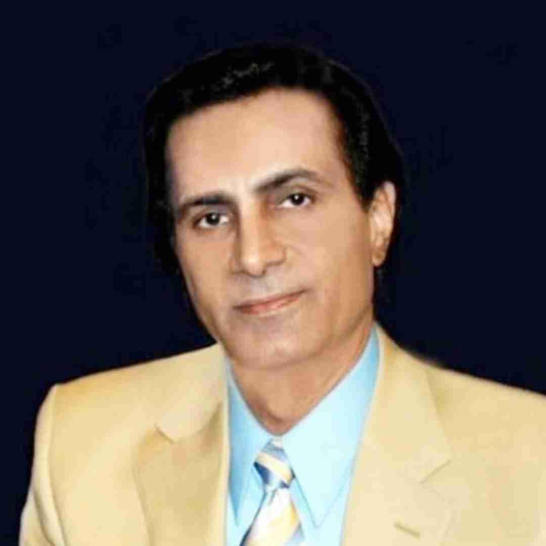 احمد آزاد آقا خودش خوب میدونه