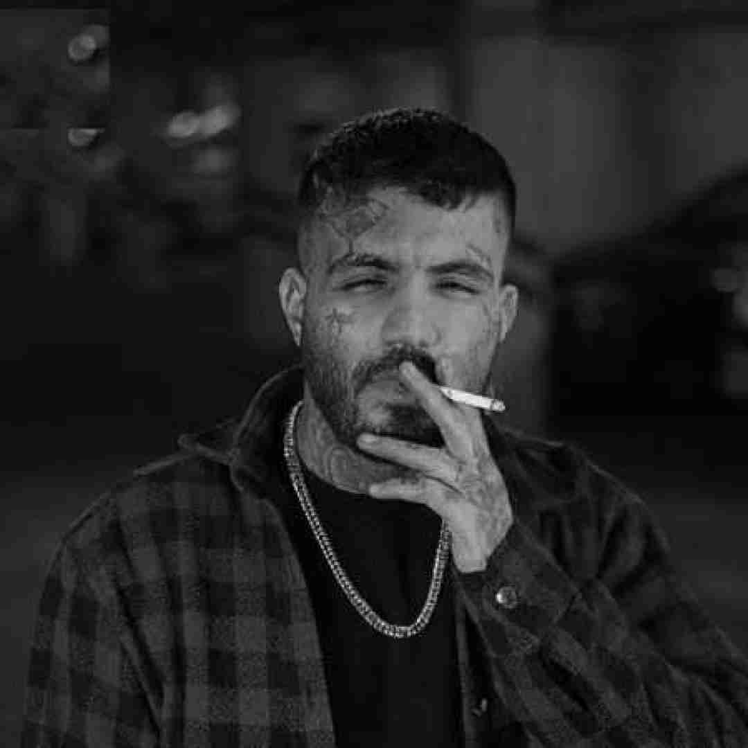 مهدیار مرد تنها