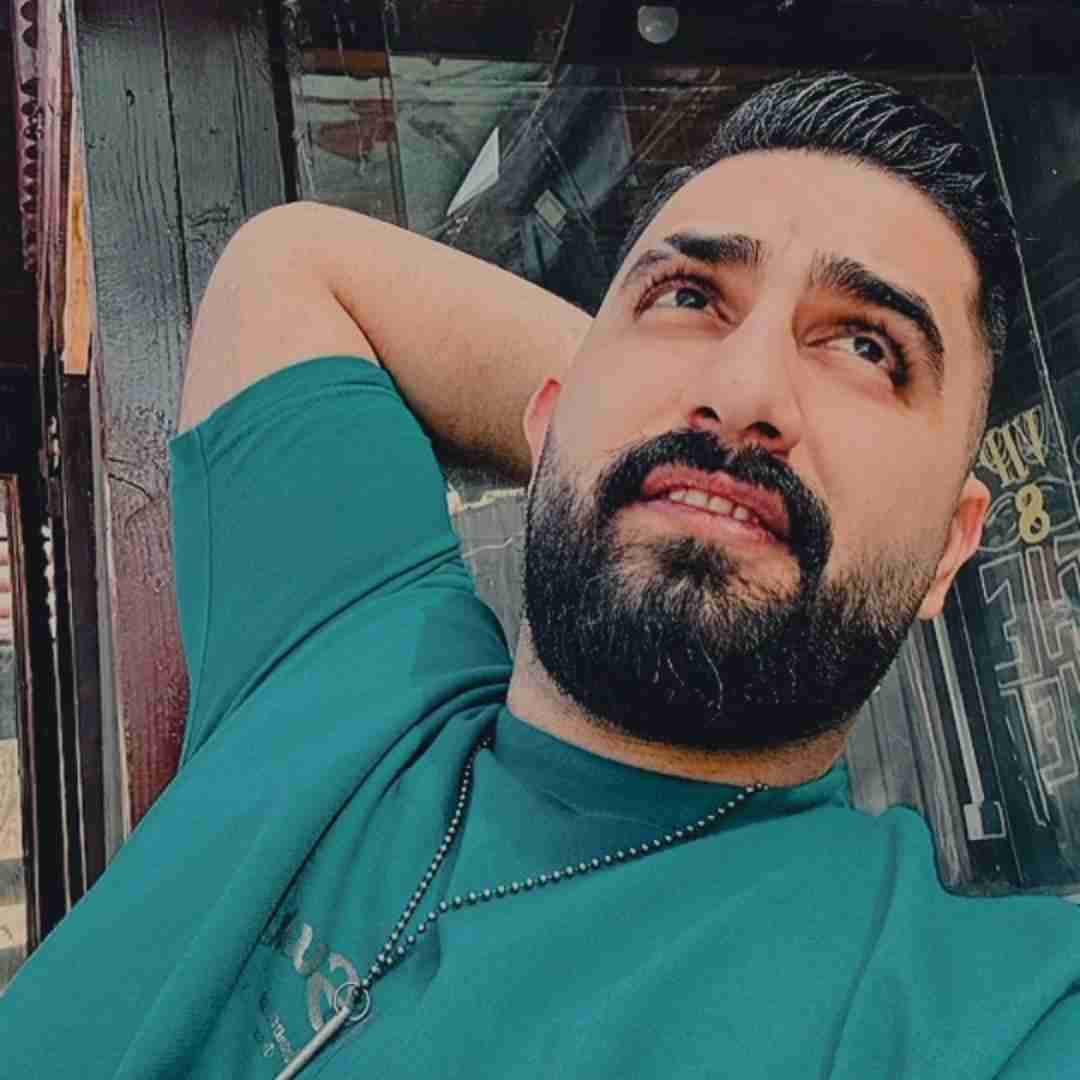 محمد امیری چرا حرف نمیزنی افتادی گریه