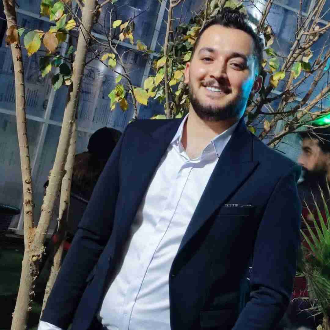 هومن آدینه یه در و در رته گوته و کل شهر