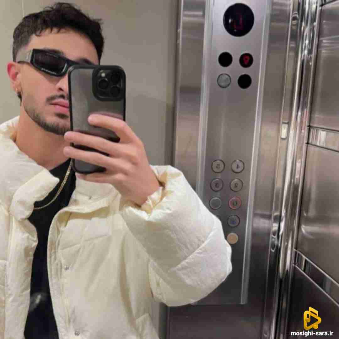 مستر کیارش حالا که تو رفتی بزار بگن هر شب خیسه