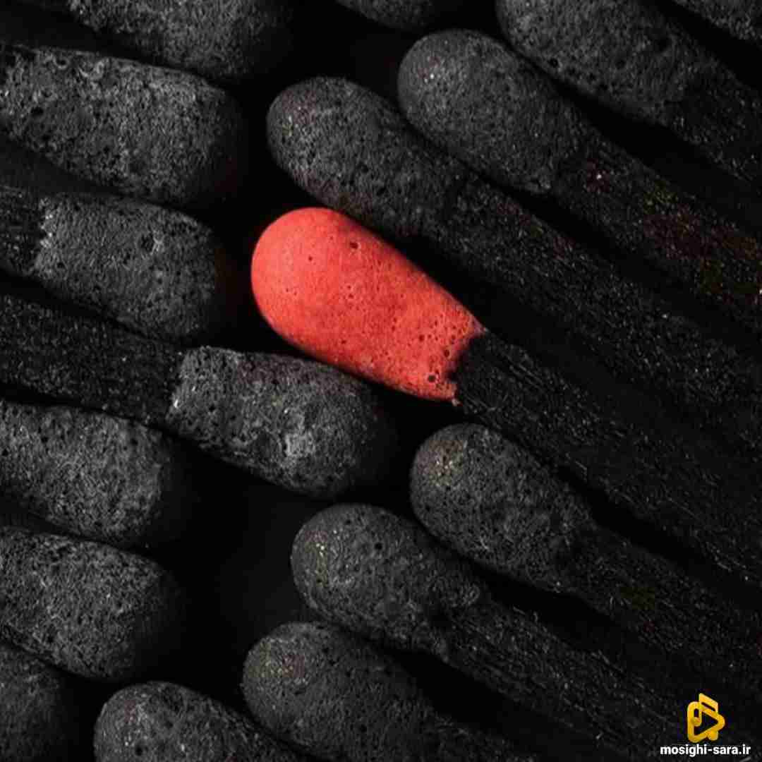  نمیبره خوابم صدات میزنم من شبا وقتی تو اتاقم