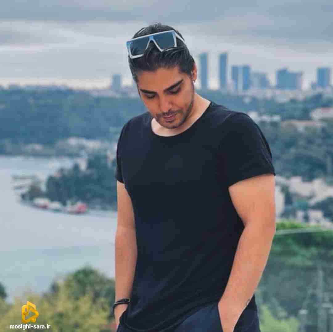 رامین بیباک بلاخره یه روزی نقابتو میبینه هر کی