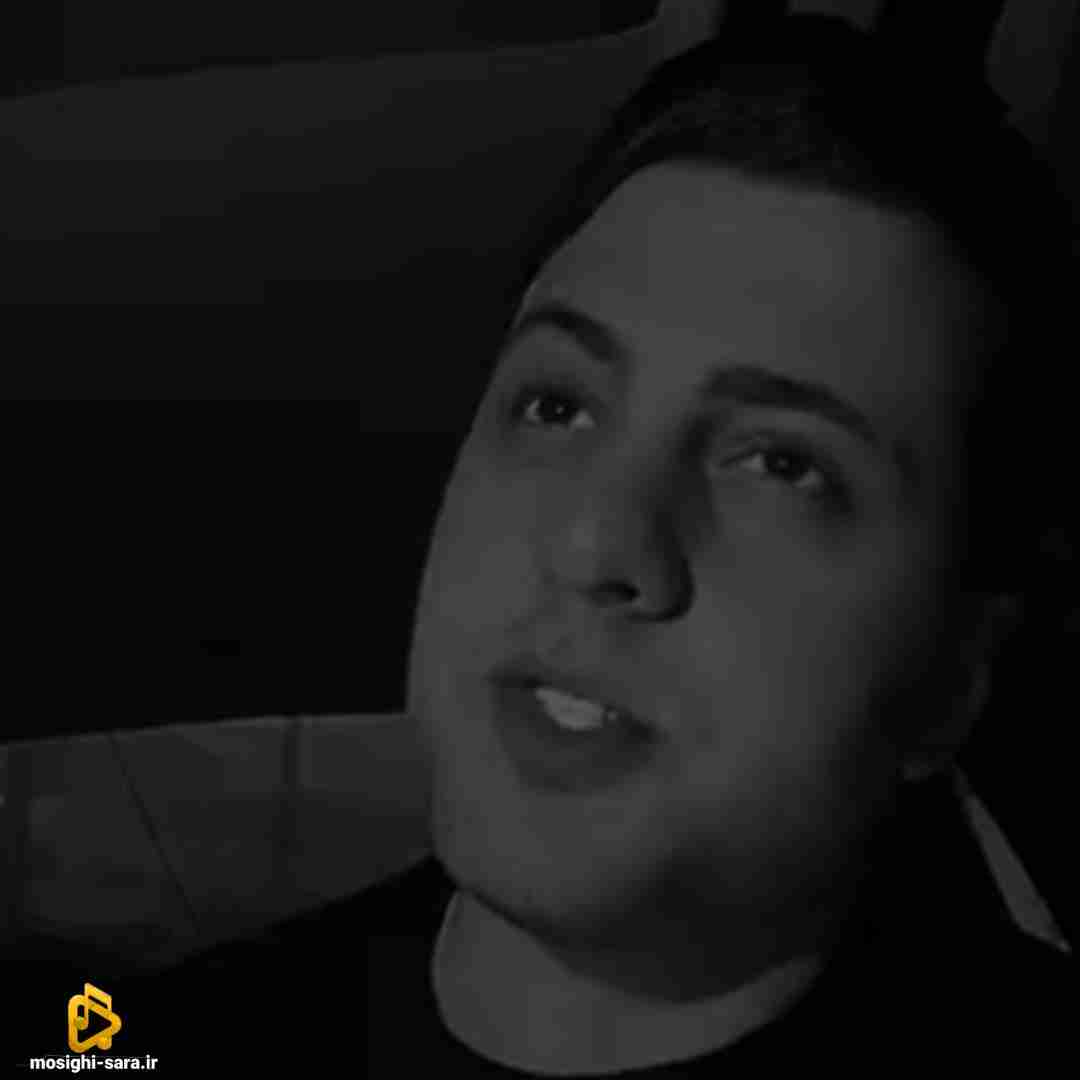 سبحان رستمی ایجو نگاه نکو جلو درو همسایه منه رسوا نکو