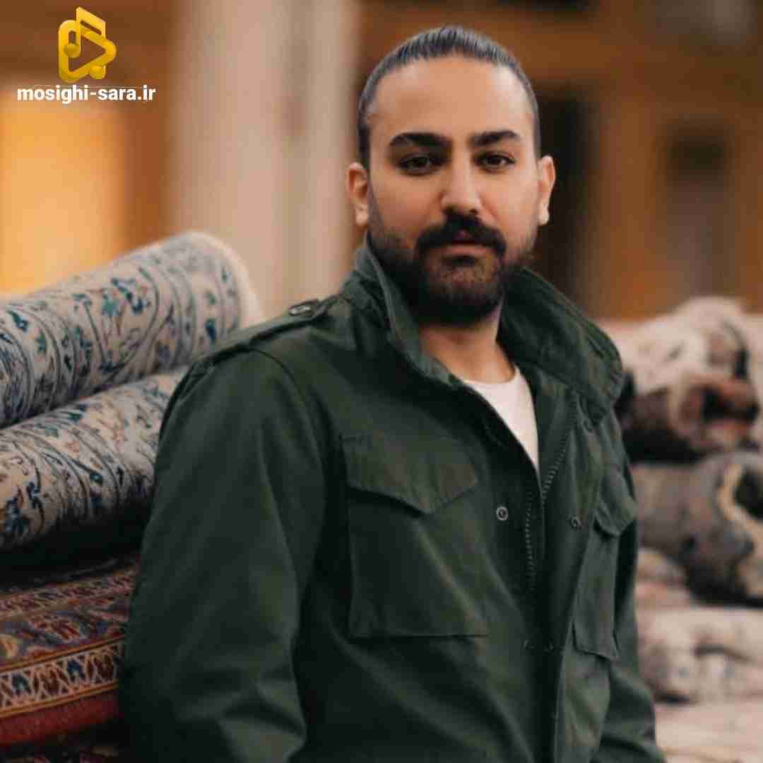 امیر عظیمی تنها