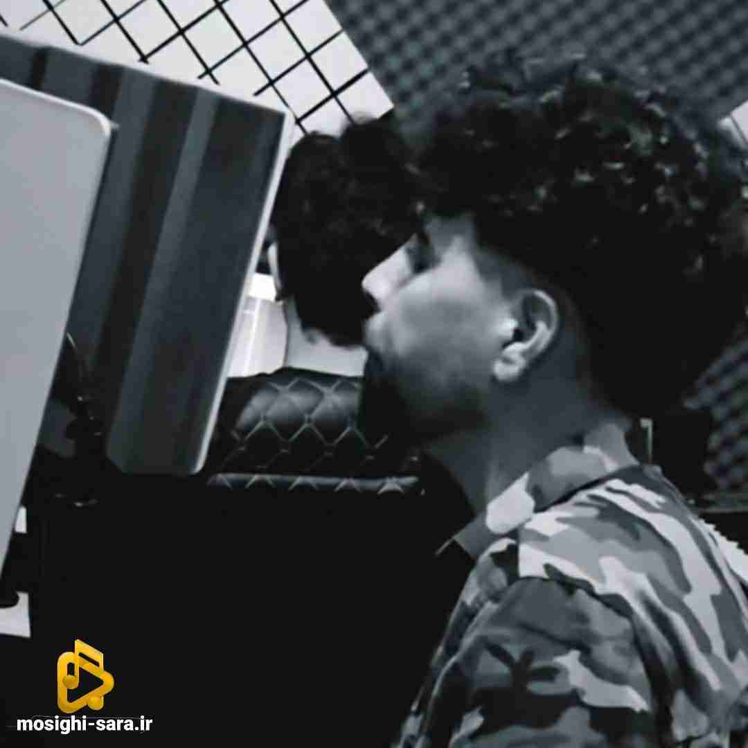 مجید حاتمی پیاده رو