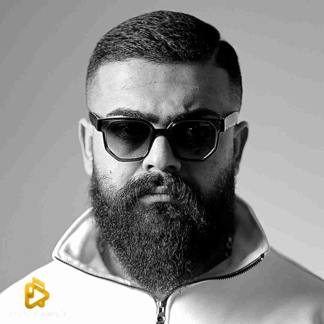 علیراد پاشو بیا میخوام بوت بکنم خستم