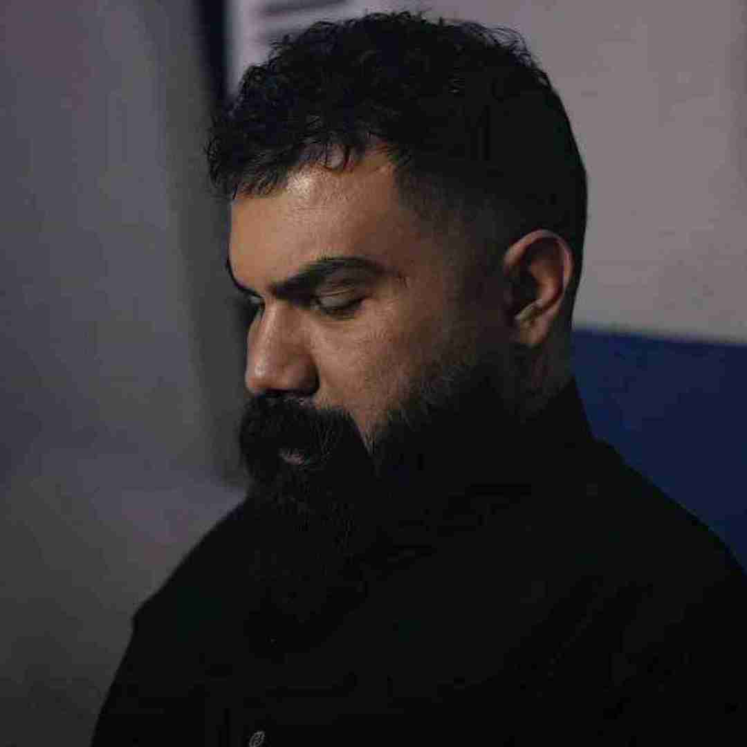 فرهاد جهانگیری هی زخم و هی بی کسی به دادم نمیرسی